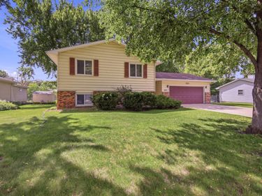 1912 7th Avenue NE, Owatonna, MN 55060
