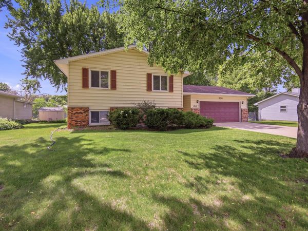 1912 7th Avenue NE, Owatonna, MN 55060