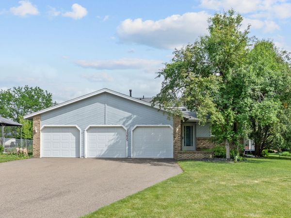 14655 Greenridge Lane, Burnsville, MN 55306