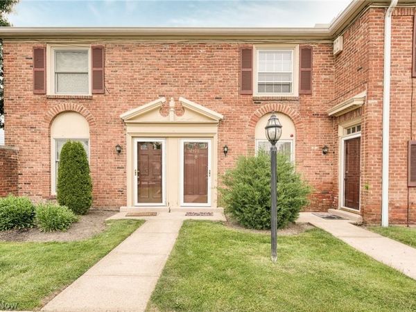2398 Arlington Drive, Lyndhurst, OH 44124