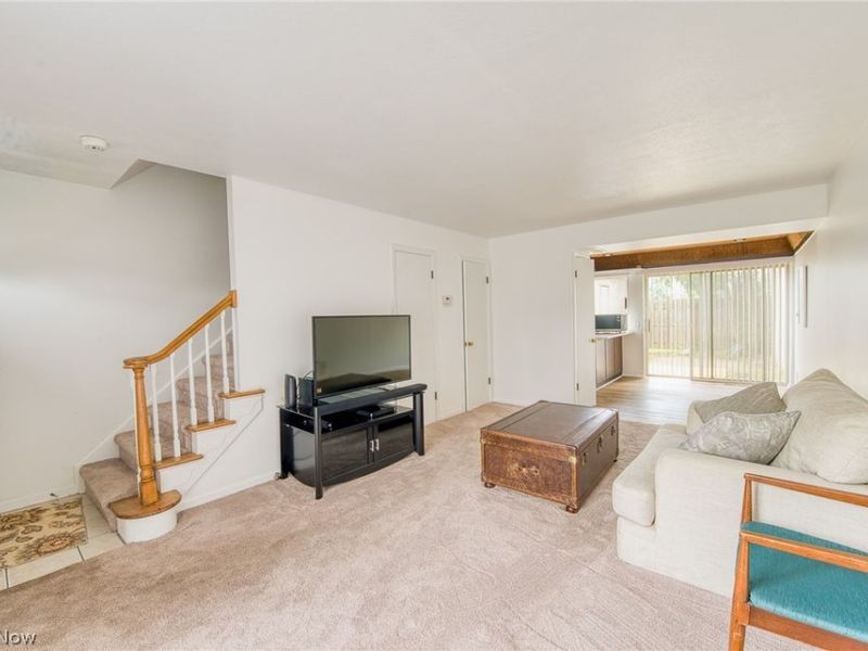 2398 Arlington Drive, Lyndhurst, OH 44124 Photo 4