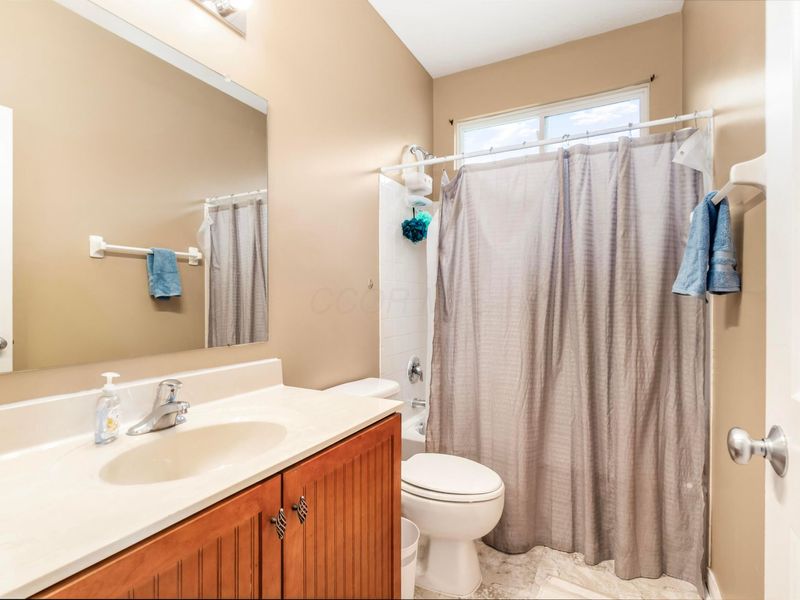 206 Lamplight Court, Delaware, OH 43015 Photo 19