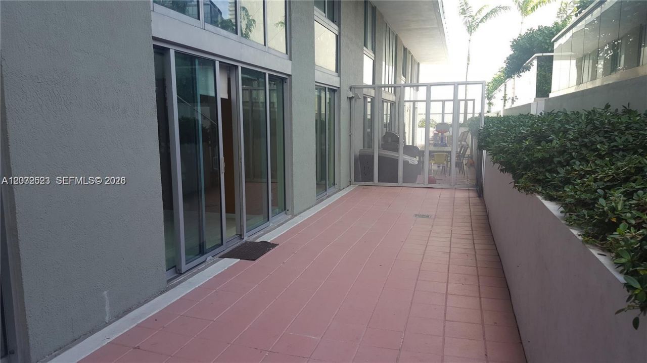 1111 SW 1st Ave, Unit TH-16, Miami, FL 33130 Photo