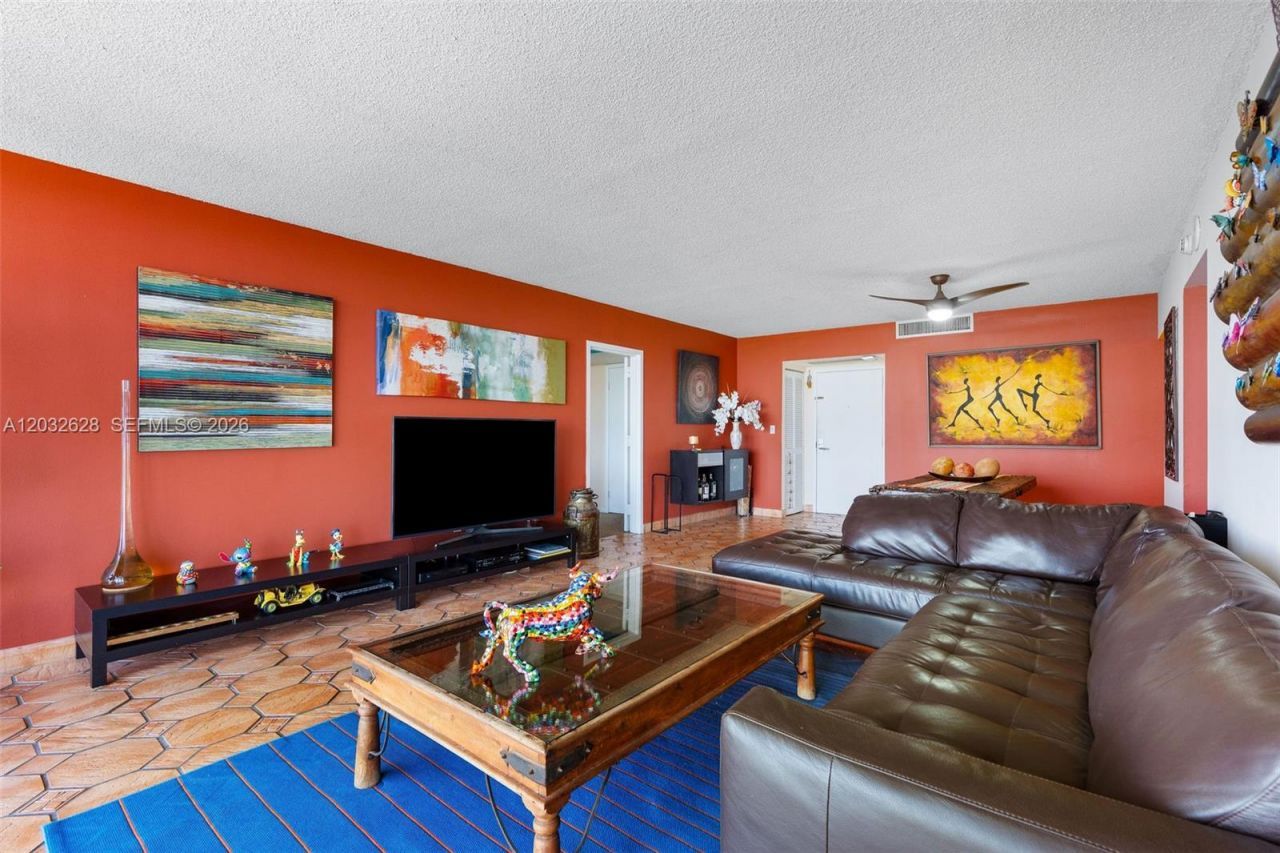 780 NE 69th St, Unit 2404, Miami, FL 33138 Photo
