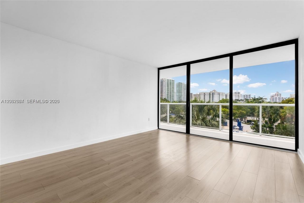 3701 N Country Club Dr , Unit 404, Aventura, FL 33180 Photo