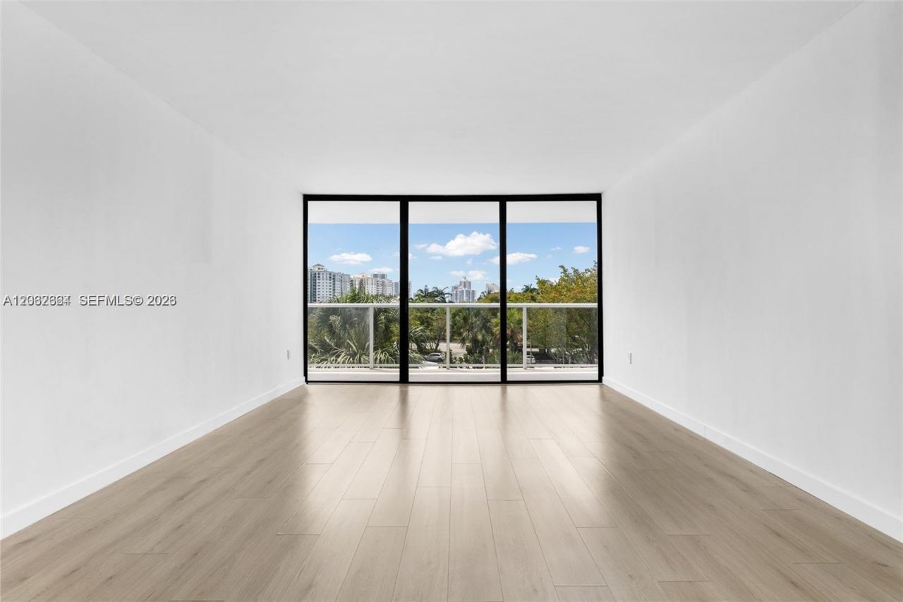 3701 N Country Club Dr , Unit 404, Aventura, FL 33180 Photo