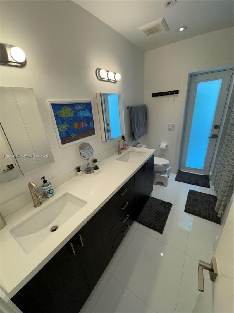 13305 Biscayne Island Ter, North Miami, FL 33181 Photo