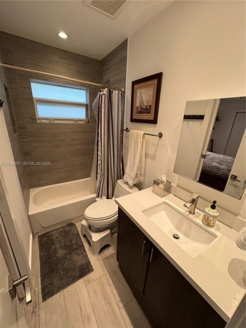 13305 Biscayne Island Ter, North Miami, FL 33181 Photo