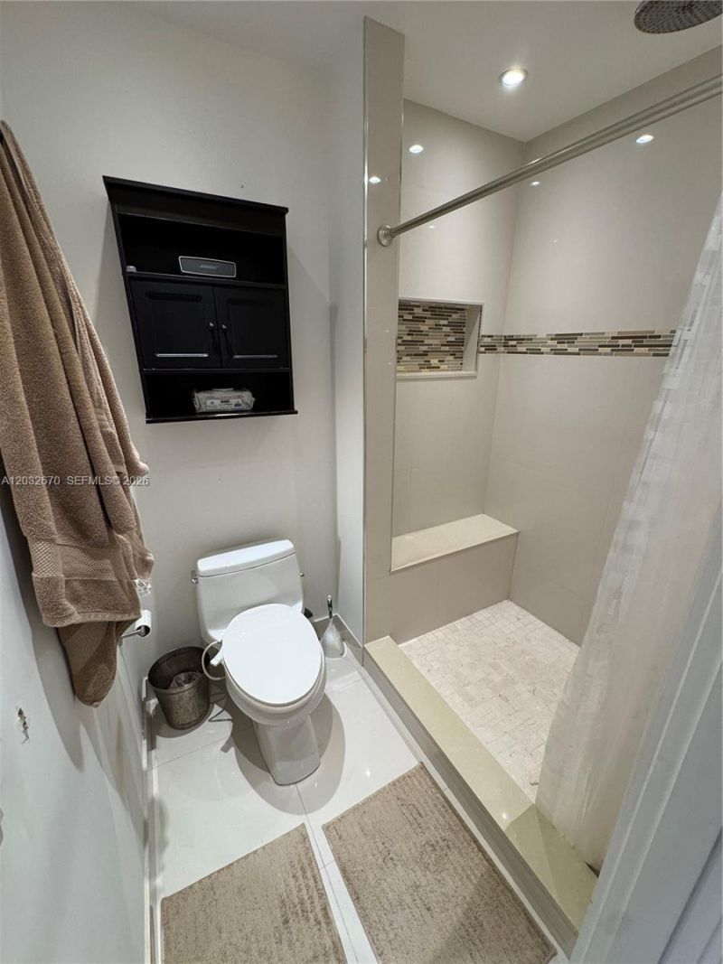 13305 Biscayne Island Ter, North Miami, FL 33181 Photo