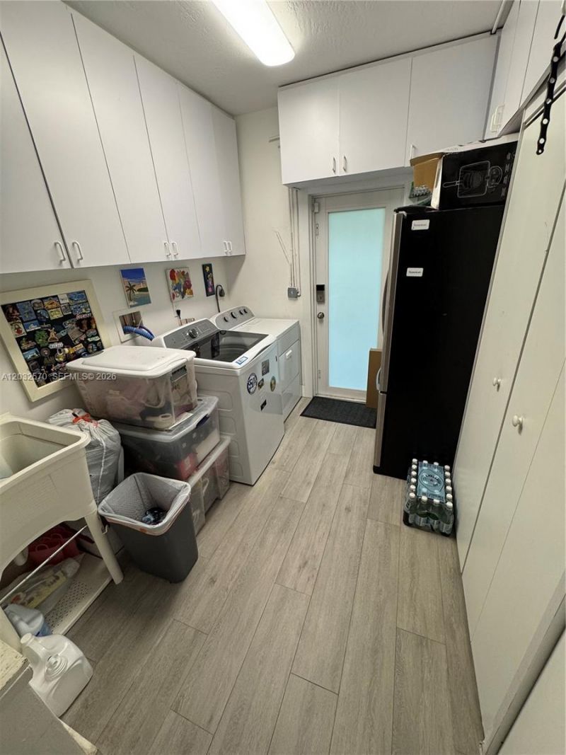 13305 Biscayne Island Ter, North Miami, FL 33181 Photo