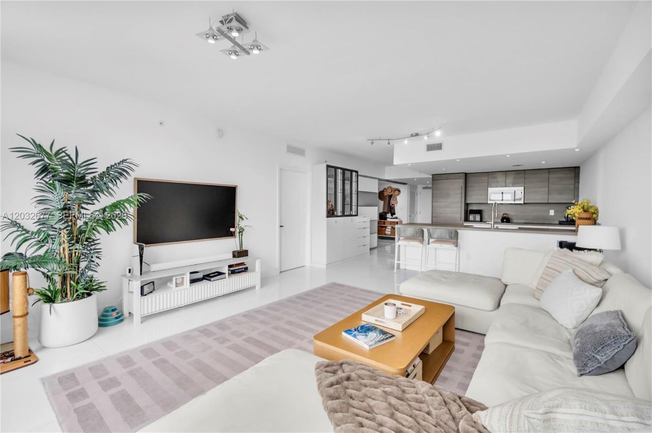 400 Sunny Isles Blvd , Unit 1917, Sunny Isles Beach, FL 33160 Photo