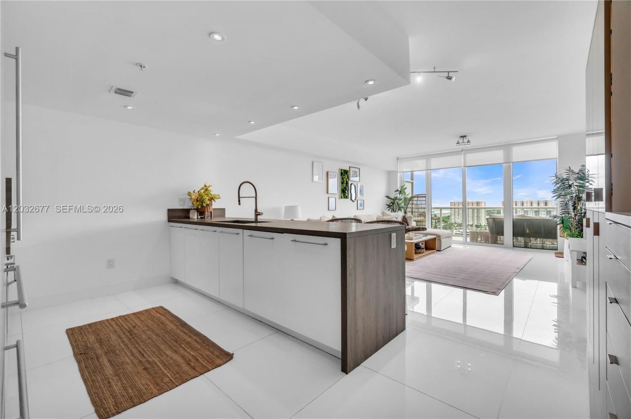 400 Sunny Isles Blvd, Unit 1917   |TW, Sunny Isles Beach, FL 33160 Photo