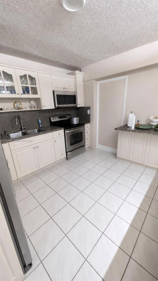 4596 E 8th Ct, Hialeah, FL 33013 Photo