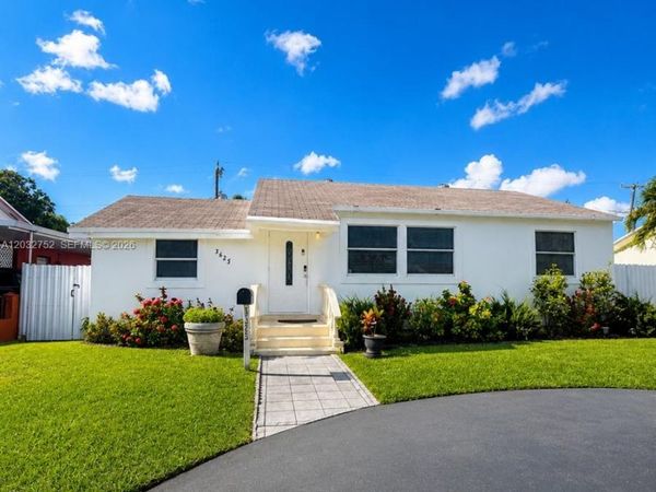 3625 NW 13th St , Miami, FL 33125