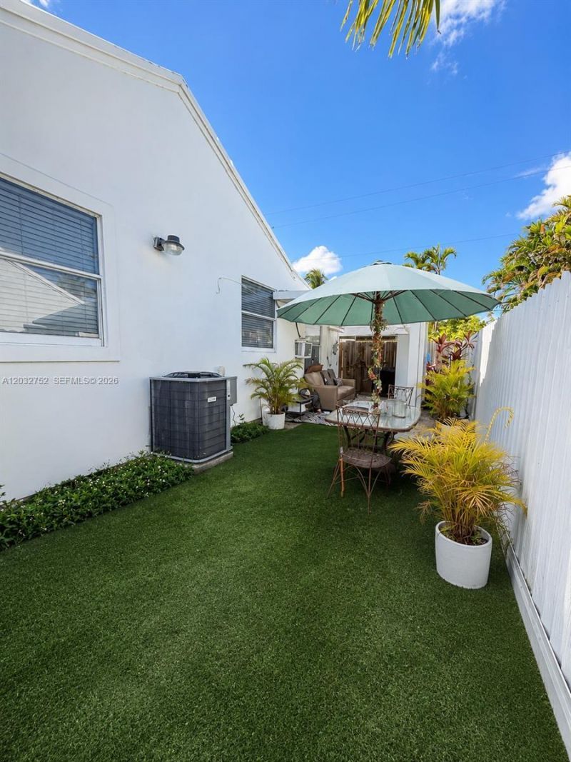 3625 NW 13th St , Miami, FL 33125 Photo