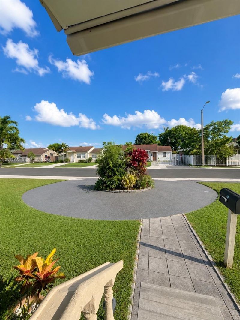 3625 NW 13th St , Miami, FL 33125 Photo