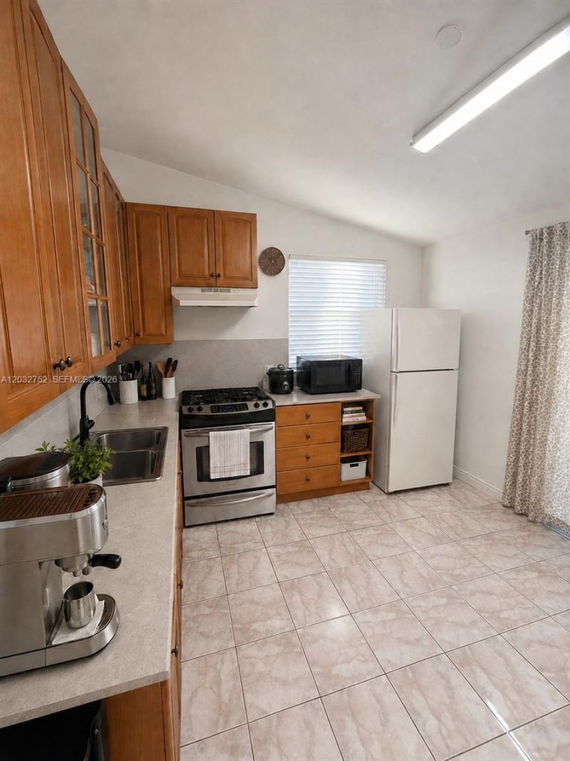 3625 NW 13th St , Miami, FL 33125 Photo