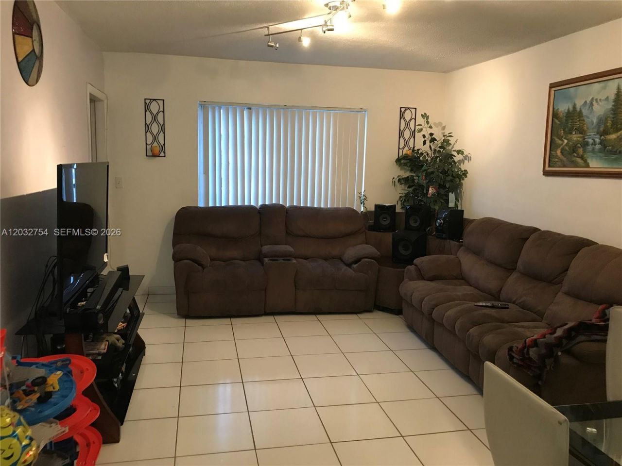 160 Royal Palm Rd, Unit 215, Hialeah Gardens, FL 33016 Photo