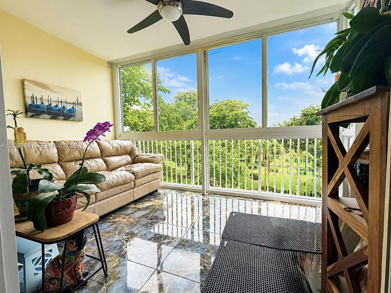 4200 Hillcrest Dr , Unit 403, Hollywood, FL 33021 Photo