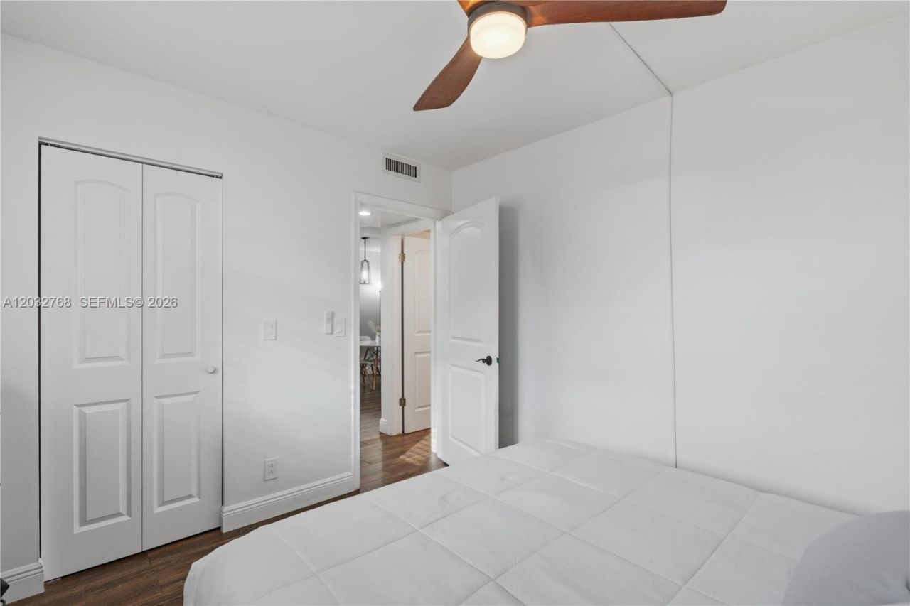 9340 Lagoon Pl, Unit 304, Davie, FL 33324 Photo
