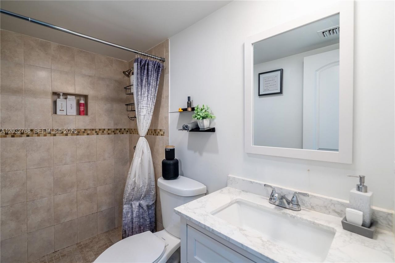 9340 Lagoon Pl, Unit 304, Davie, FL 33324 Photo