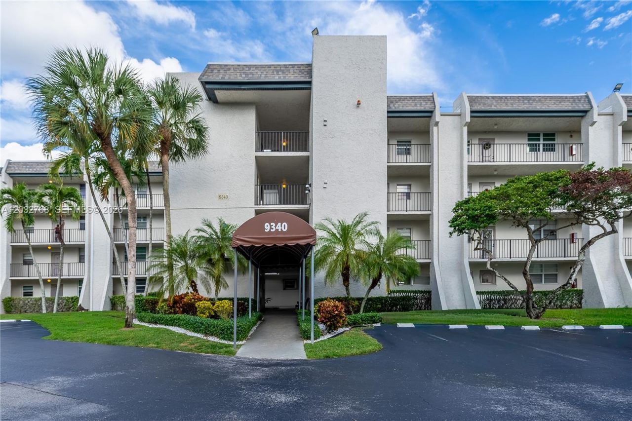 9340 Lagoon Pl, Unit 304, Davie, FL 33324 Photo