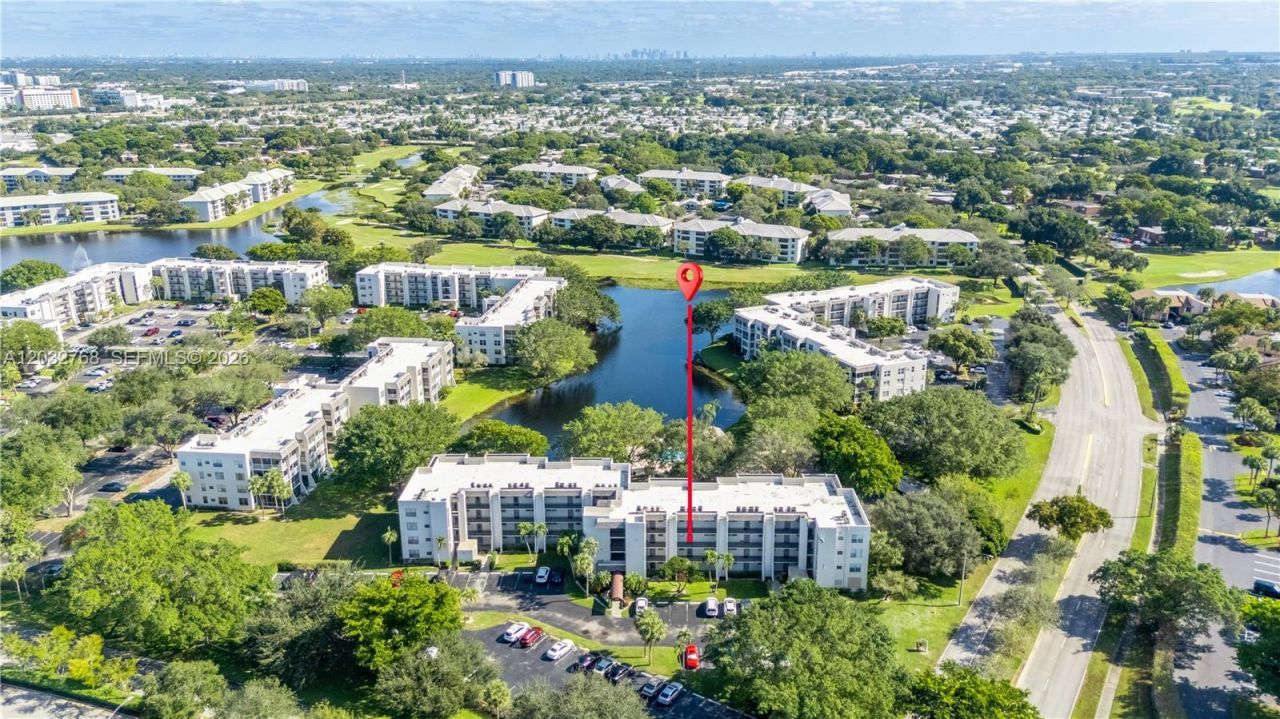 9340 Lagoon Pl, Unit 304, Davie, FL 33324 Photo
