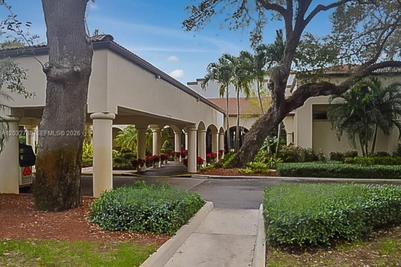 9340 Lagoon Pl, Unit 304, Davie, FL 33324 Photo