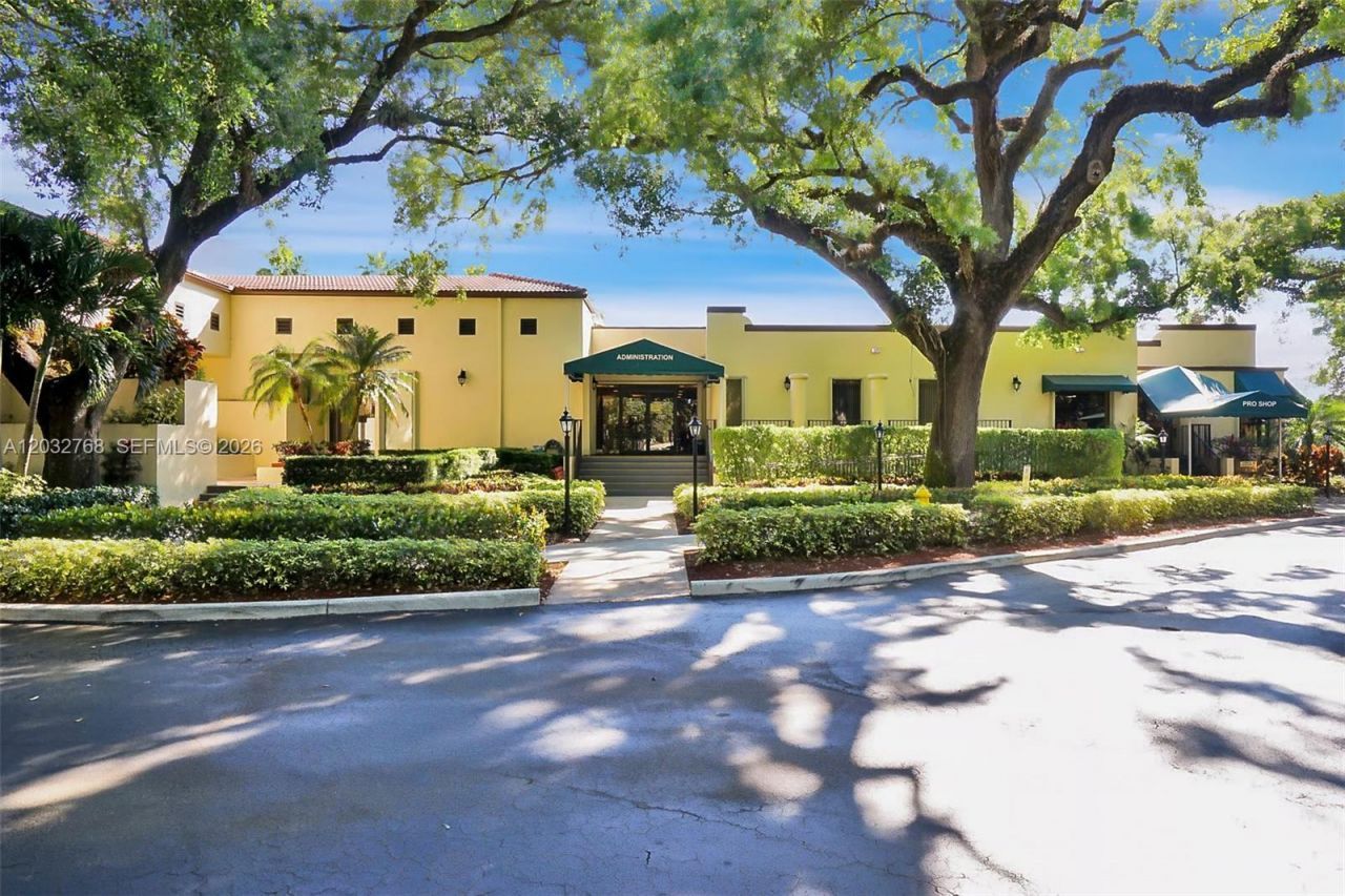 9340 Lagoon Pl, Unit 304, Davie, FL 33324 Photo
