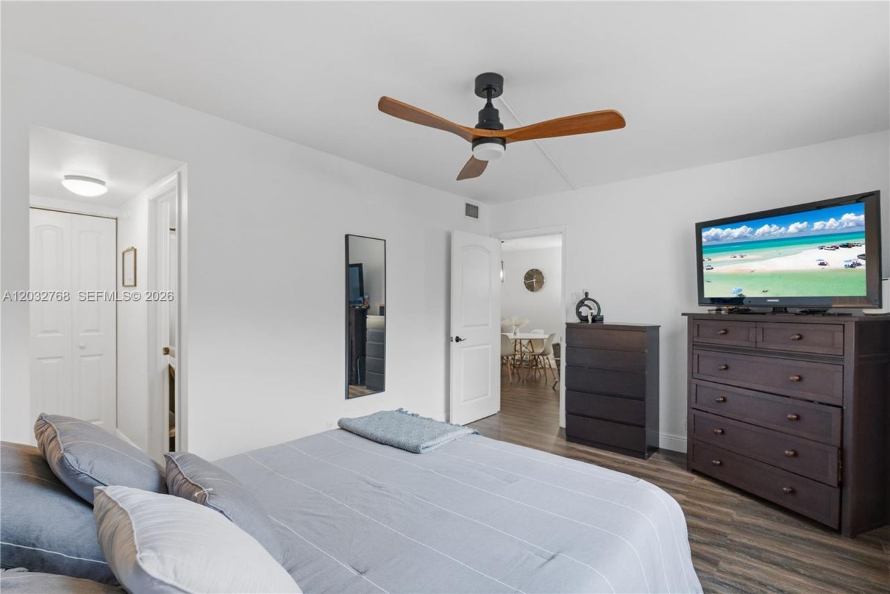 9340 Lagoon Pl, Unit 304, Davie, FL 33324 Photo