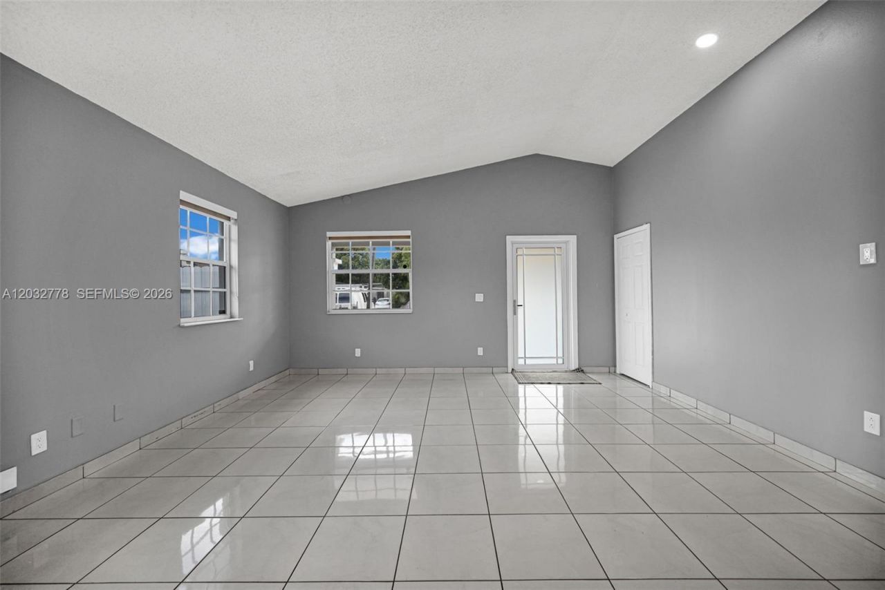 451 E 37th St , Hialeah, FL 33013 Photo