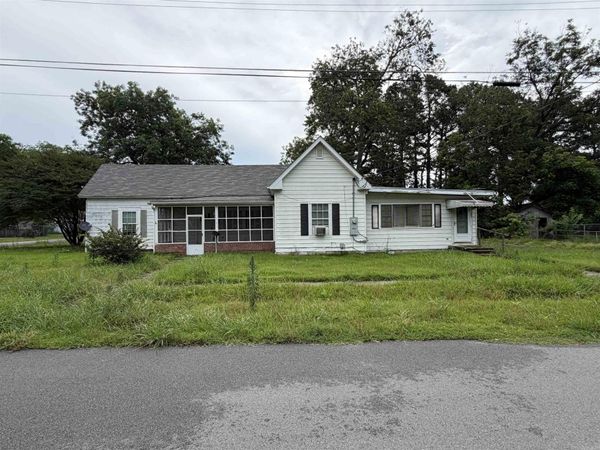 303 Reynolds , Lonoke, AR 72086