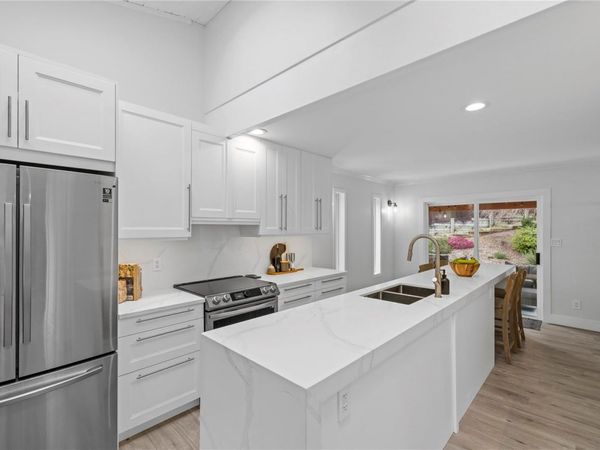 2191 Florence Dr, Nanoose Bay, BC V9P 9E9
