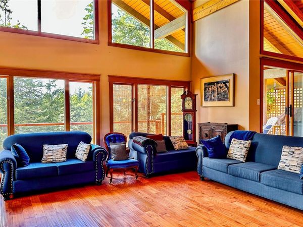784 Cliffe Rd , Quadra Island, BC V0P 1H0