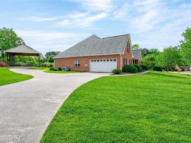 3057 Biltmore Woods Drive, Buford, GA 30519