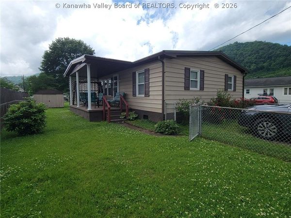136 Wiseman Street, East Bank, WV 25067