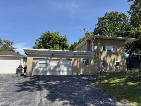 16125 Forest Avenue , Oak Forest, IL 60452