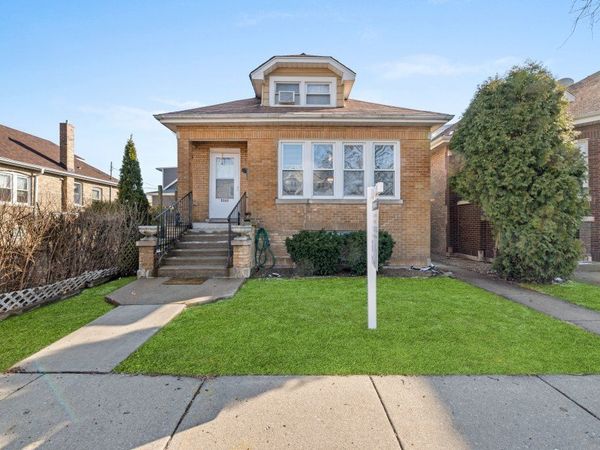 5349 W Fletcher Street , Chicago, IL 60641