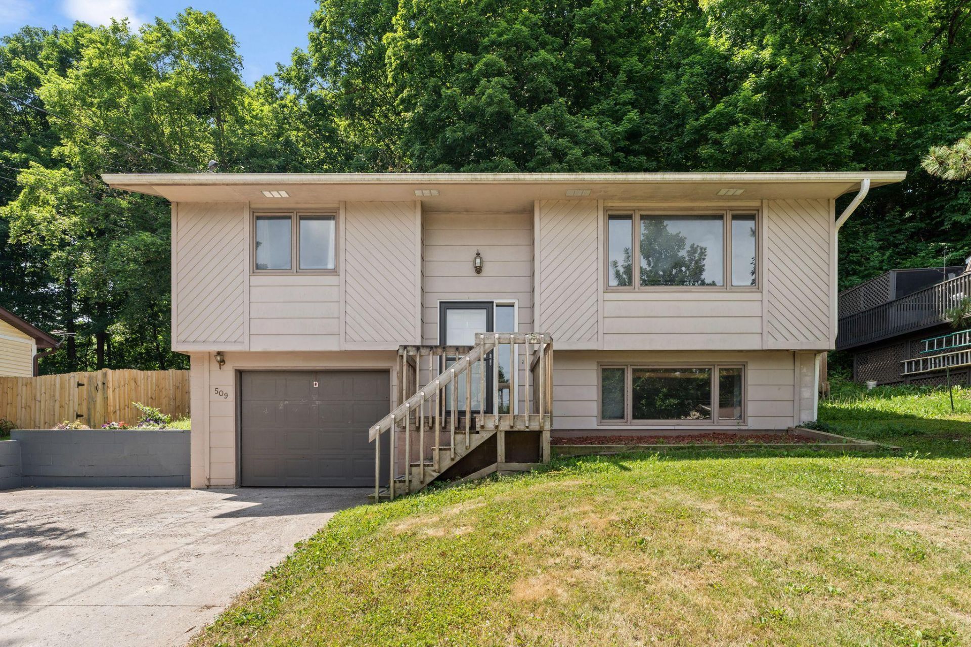 509 Mill Street E, Cannon Falls, MN 55009