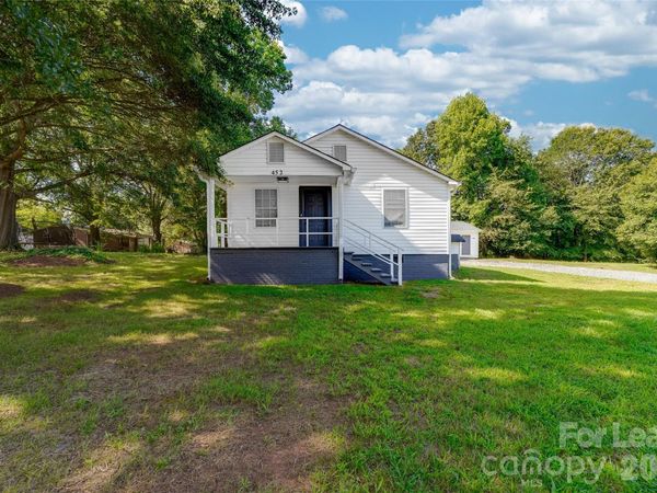 452 13th Avenue NE, Hickory, NC 28601