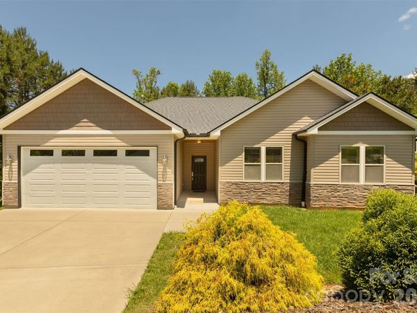 48 River Walk Drive, Asheville, NC 28804