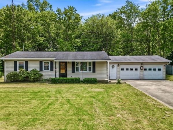 1280 Sterling Drive , Cortland, OH 44410