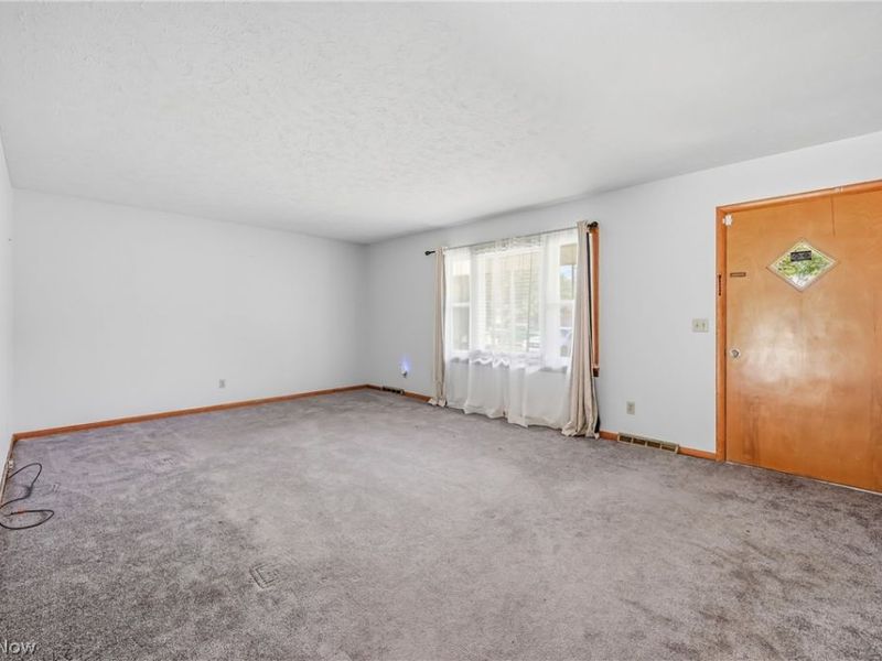 1280 Sterling Drive, Cortland, OH 44410 Photo 14
