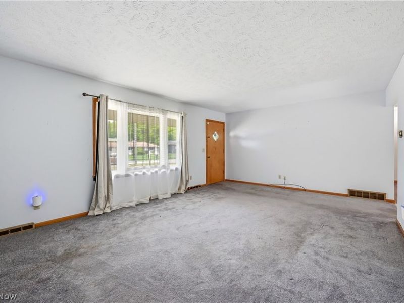 1280 Sterling Drive, Cortland, OH 44410 Photo 15