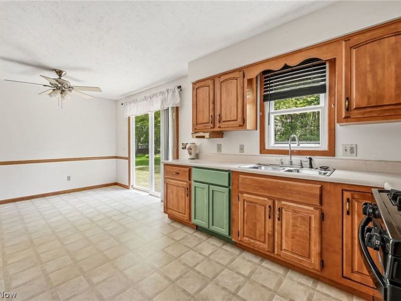1280 Sterling Drive, Cortland, OH 44410 Photo 20