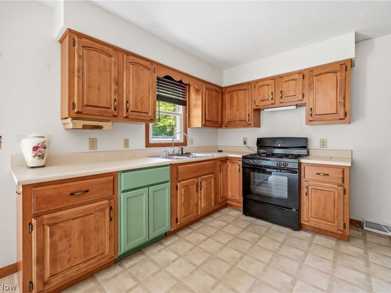 1280 Sterling Drive, Cortland, OH 44410 Photo 21