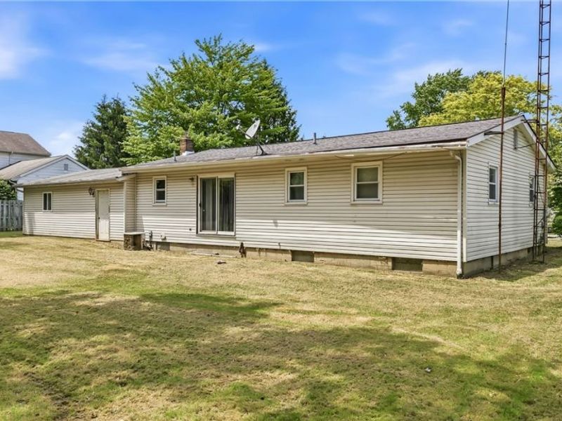 1280 Sterling Drive, Cortland, OH 44410 Photo 5