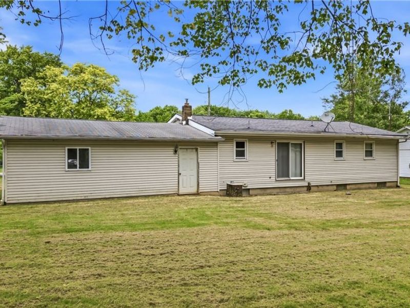 1280 Sterling Drive, Cortland, OH 44410 Photo 7