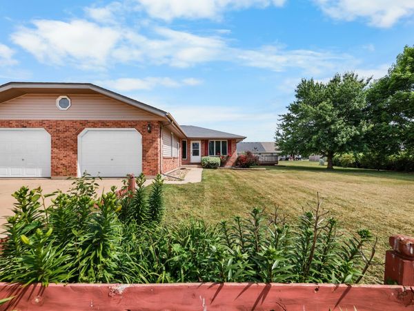 18 Warren Drive , Mazon, IL 60444