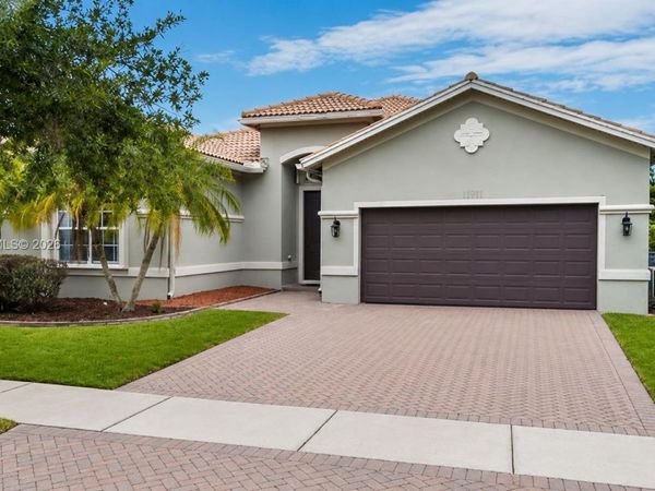 19301 Seneca Ave , Weston, FL 33332